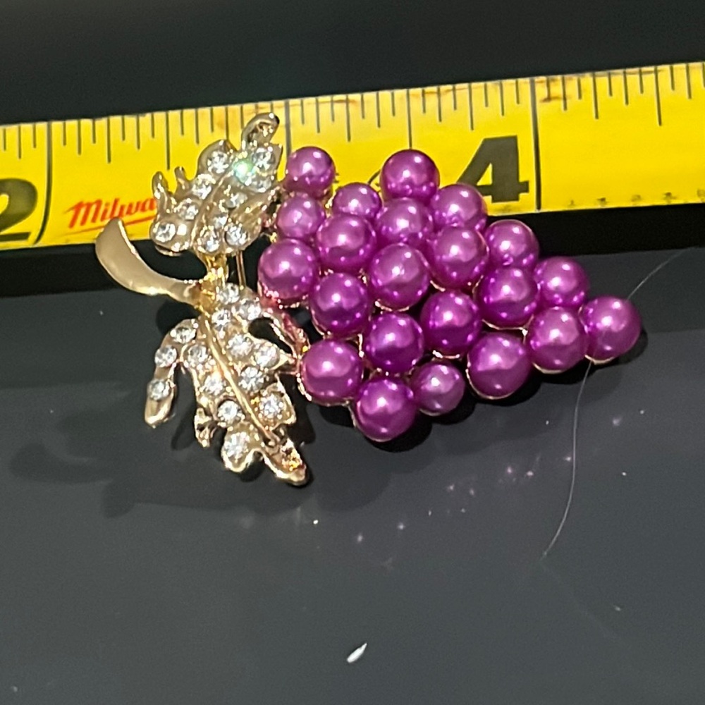 Grape brooch